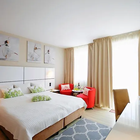 Prywatny W Diwa W Strefie Kurortowej Z Klimatyzacja I Parkingiem Wcentrum Kolobrzegu Διαμέρισμα *